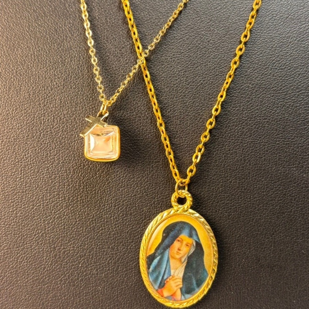 Religious Vintage Necklace Lot Gold Virgin Mary Medallion Cross Crystal Charm - Picture 2 of 8